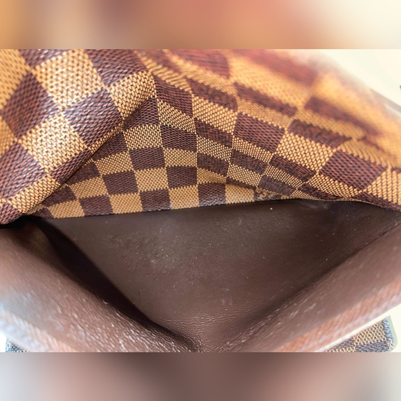 Authentic Louis Vuitton Josephine Wallet - Picture 10 of 13